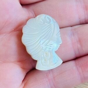 Flapper Art Deco Lady Face Cameo Brooch Pin VTG Carved Mother of Pearl Regal